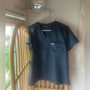 Figs One-Pocket Scrub Top